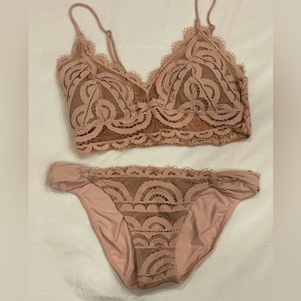 PQ (Formally PilyQ)Dusty pink lace bikini